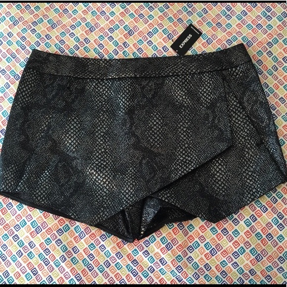 New skirt short - size small - Picture 4 of 5